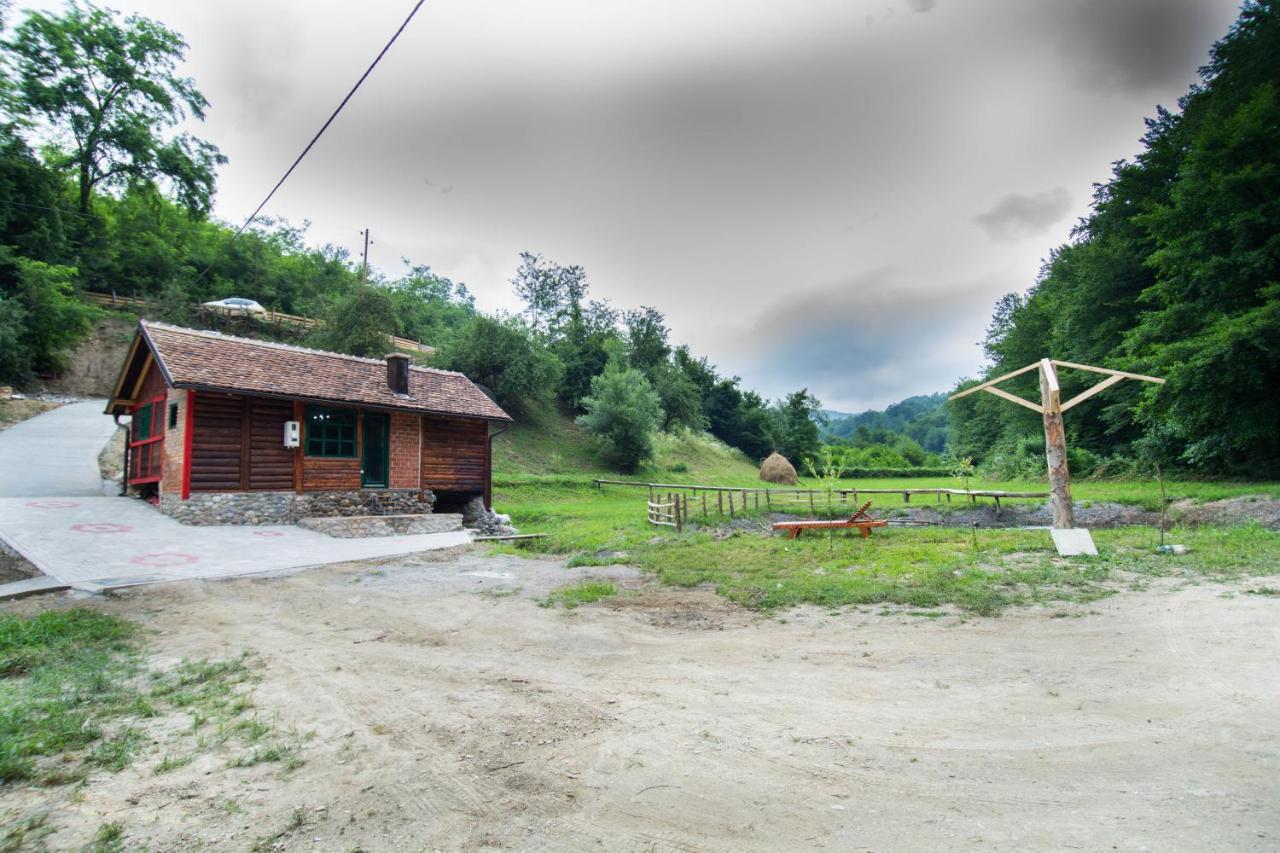 Vajat Tuk Villa Bajina Basta Bagian luar foto